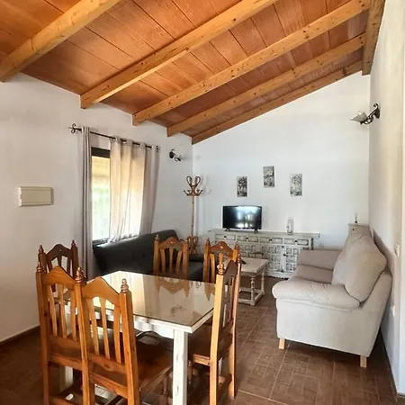 Chalet Con Piscina Privada Holiday home